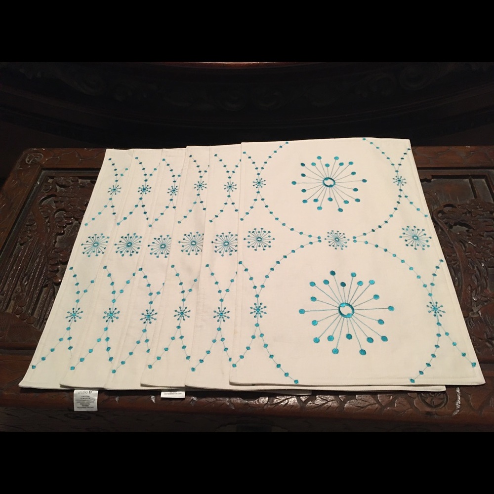 Studio D placements set of 6